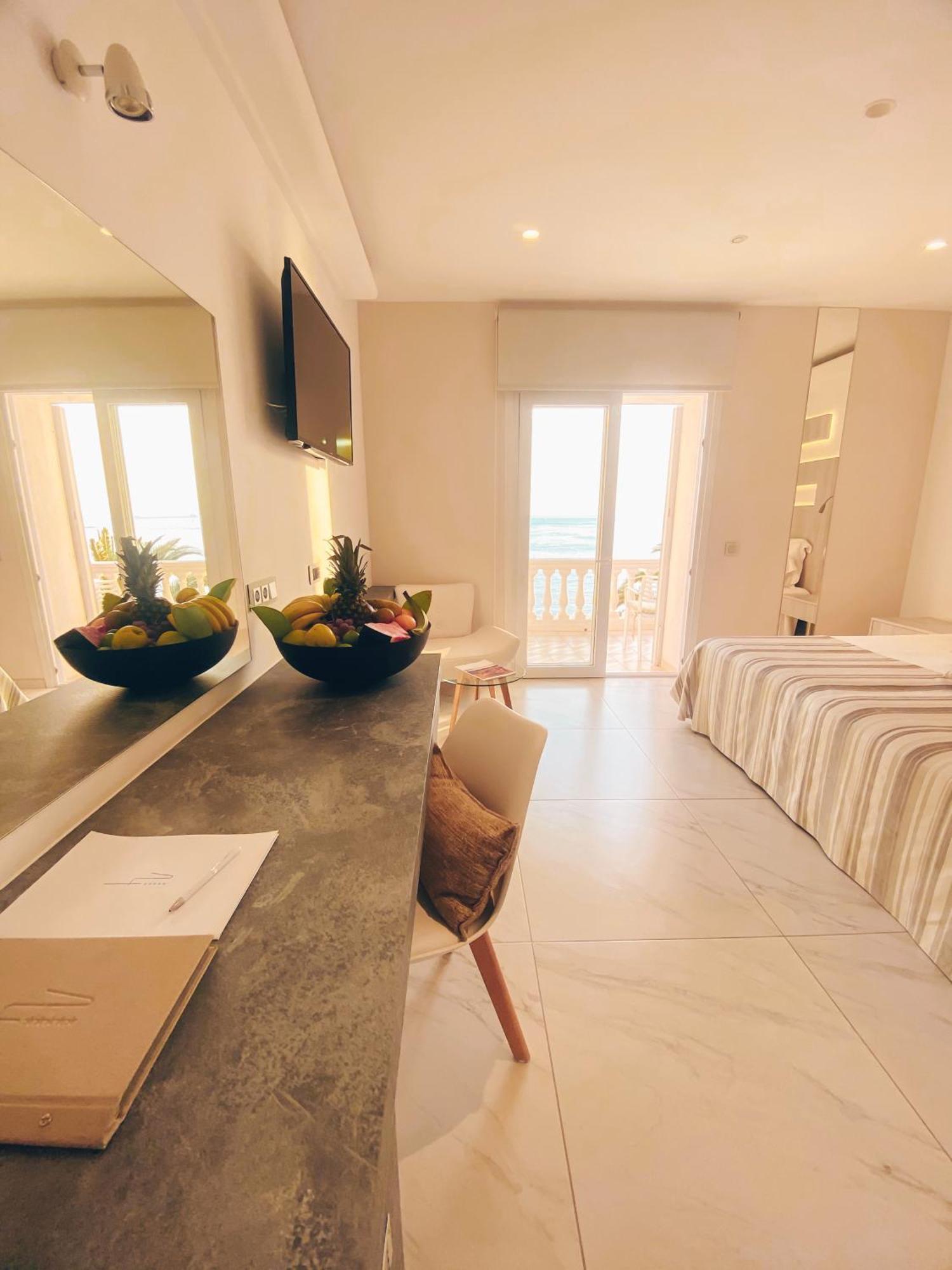 Hotel Vistabella Roses Room photo